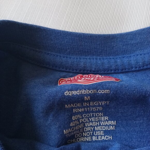 Dairy Queen Graphic Print Crew Neck Sweatshirt and 2 T-Shirts Bundle Size Medium - Picture 10 of 12